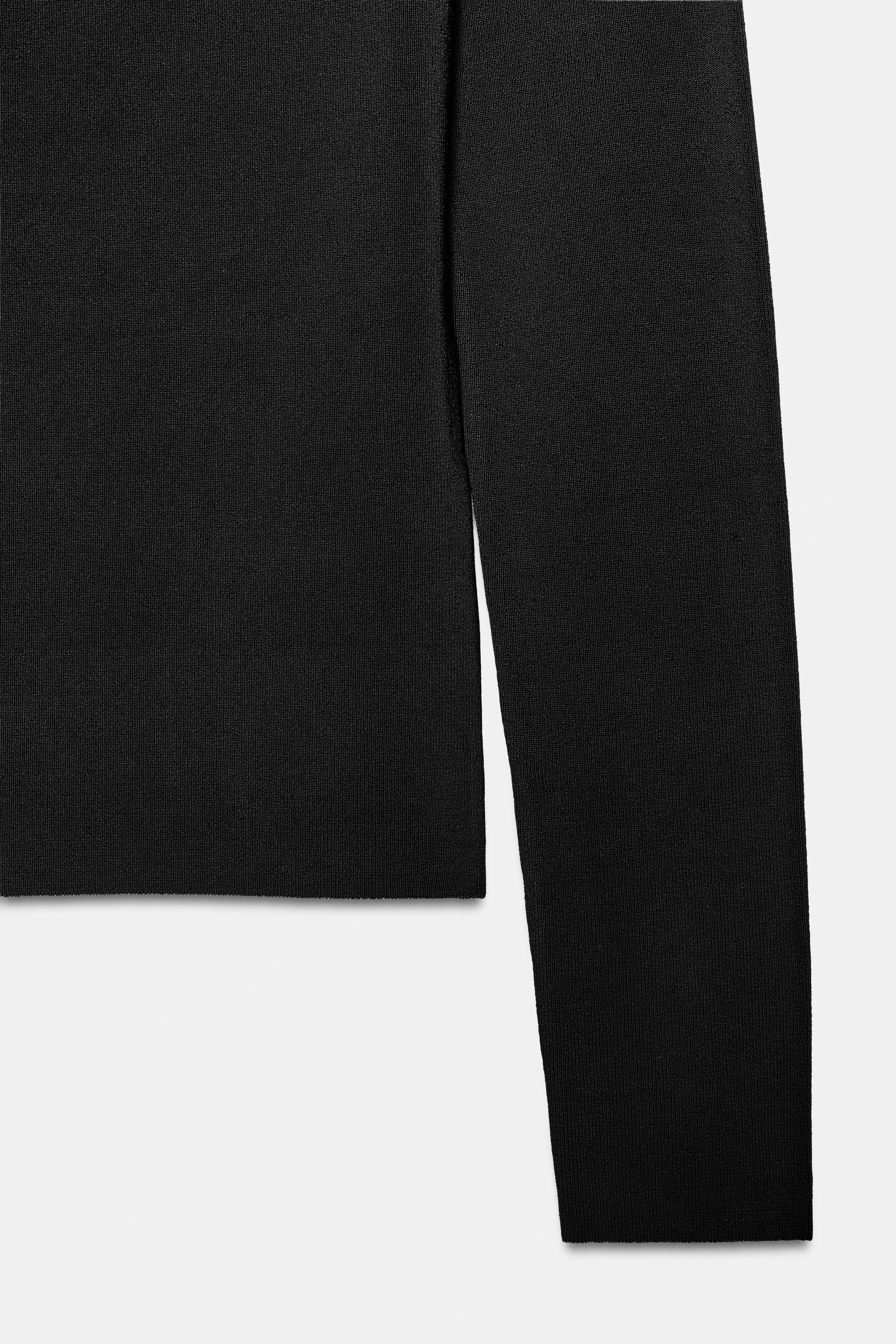 OFF-SHOULDER KNIT TOP